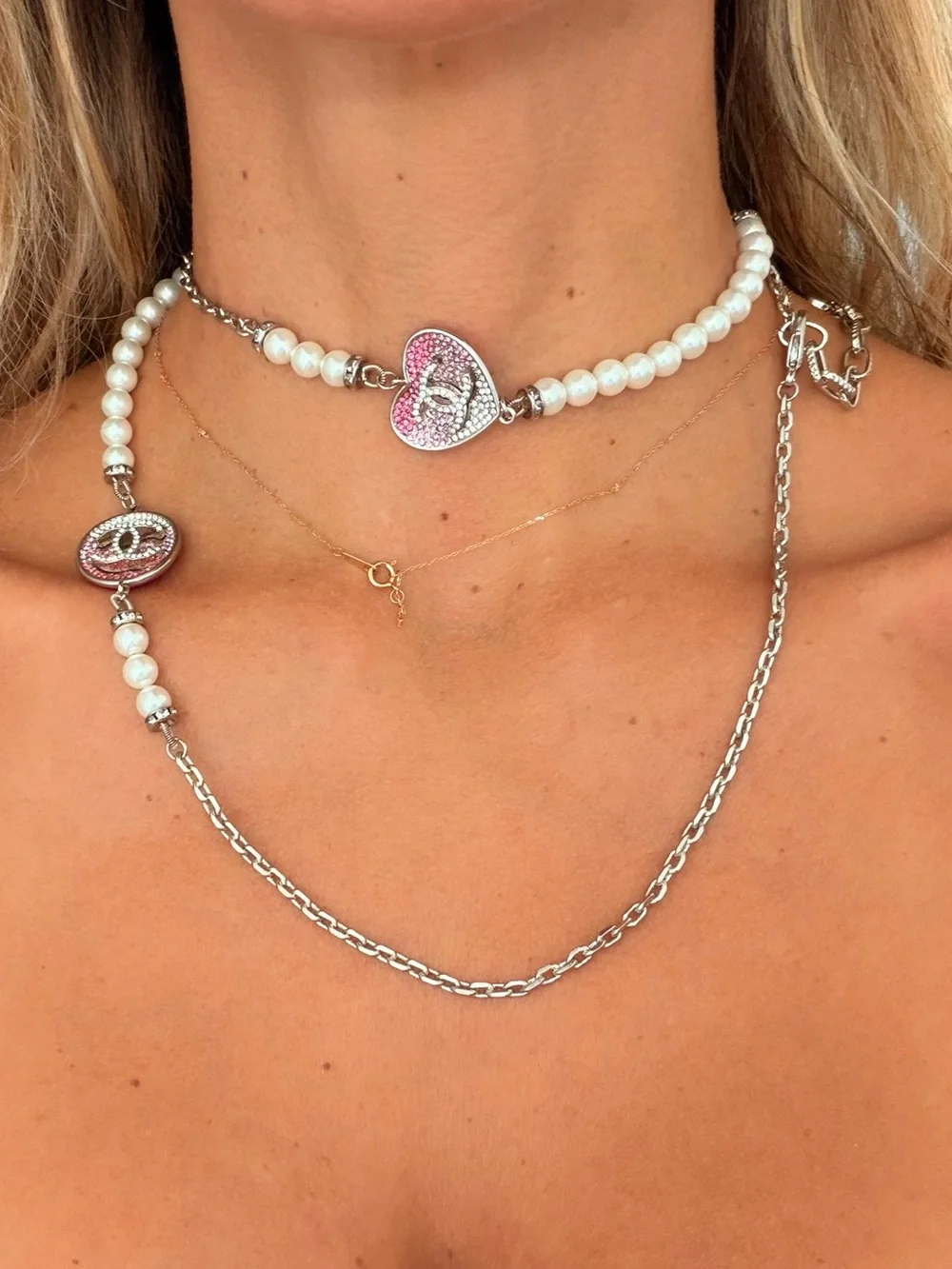 💗CHANEL Silver Chain Necklace with Pink and White Pearl Heart Pendant🤍